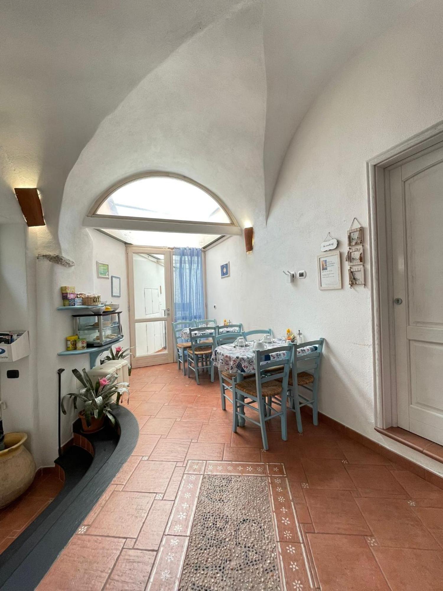 Ca' Du Batan Bed & Breakfast Spotorno Exterior photo