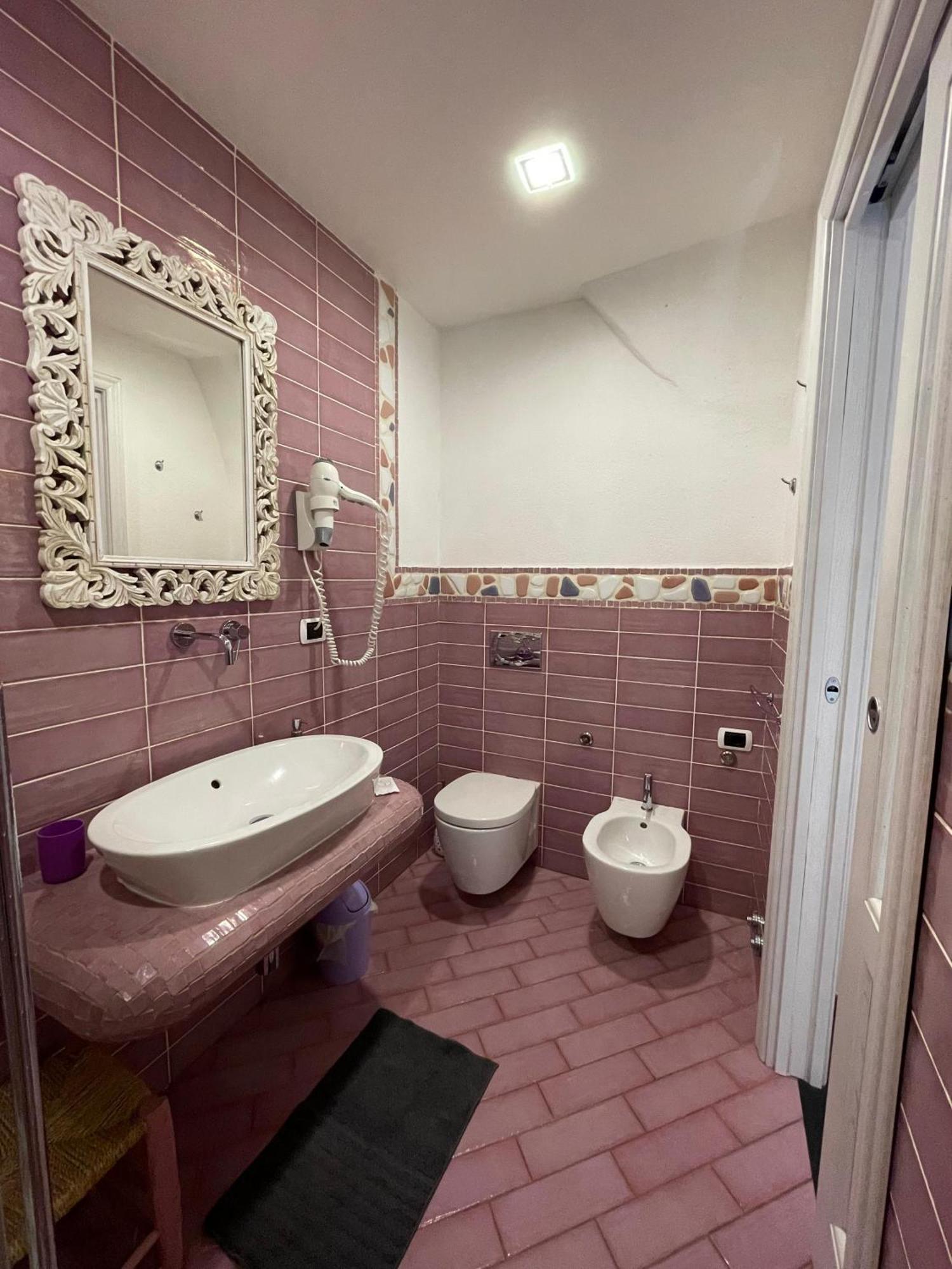Ca' Du Batan Bed & Breakfast Spotorno Room photo